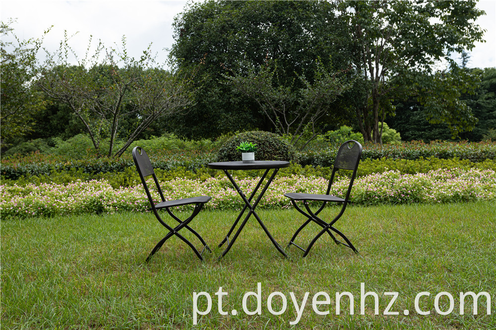 Round Mesh Table and Mesh Chairs Set